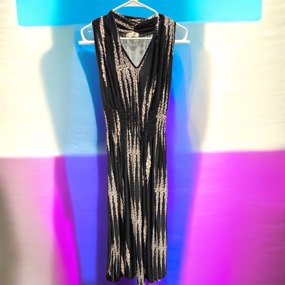 Black And Silver Sleeveless Dress Small Pit To Pit 13in Length 49in